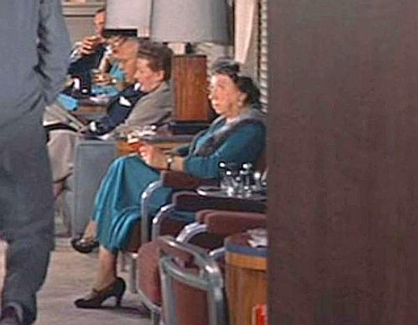 Hitchcock női ruhában