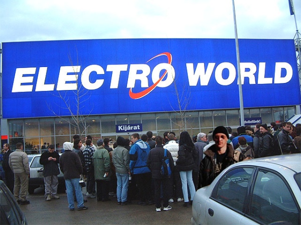 tourist guy electro world