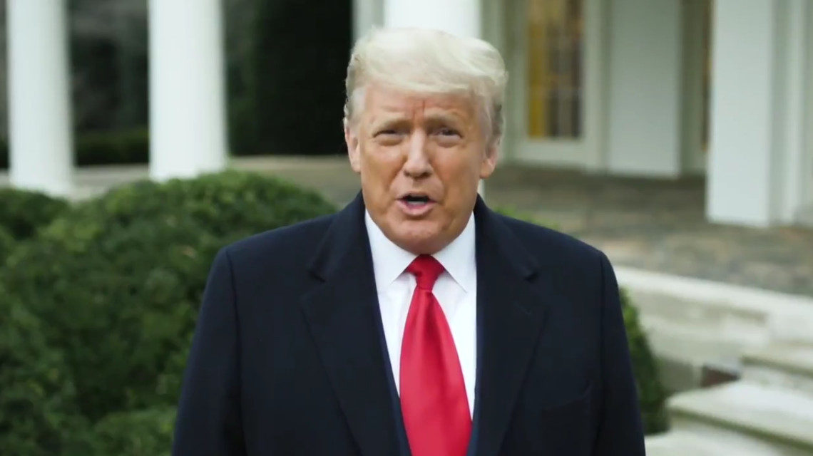 Trump twitteres videója