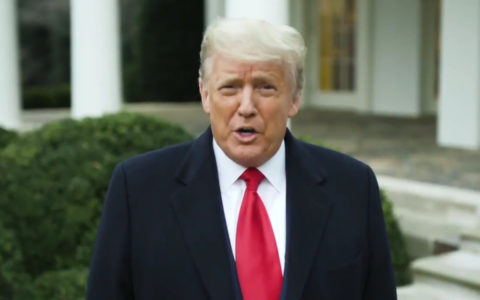 Trump twitteres videója
