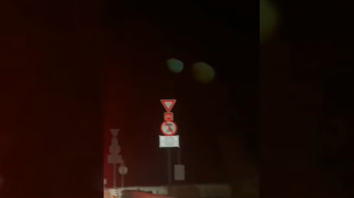 két hold dubajban