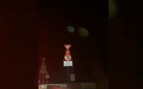 két hold dubajban