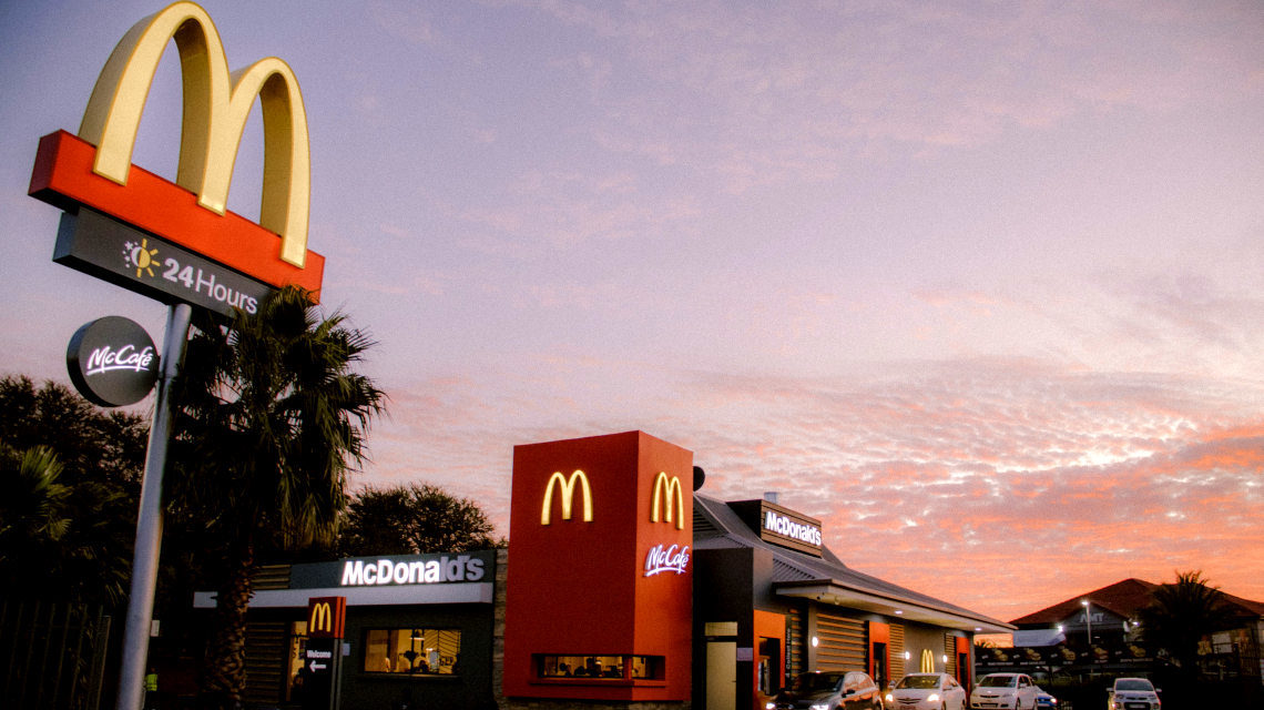 McDonalds logó arany M