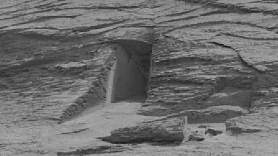 mars ajtó repedés