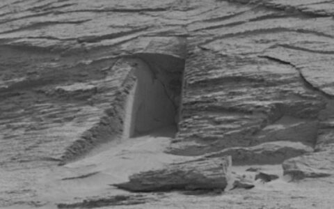 mars ajtó repedés