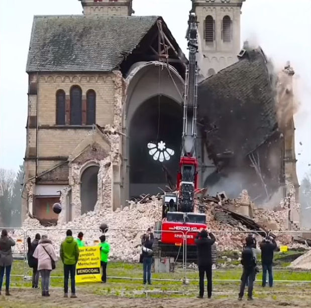 német templom mecset kamu