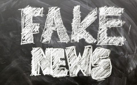 fake news féknyúz