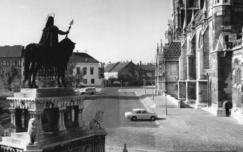 Szent István király szobra